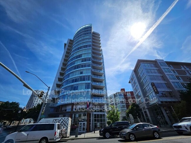 Building Photo - 1926 W Burnside St