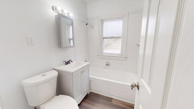 Building Photo - 3863 E 154th St