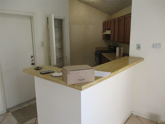 Building Photo - 19947 Mountain Dale Dr