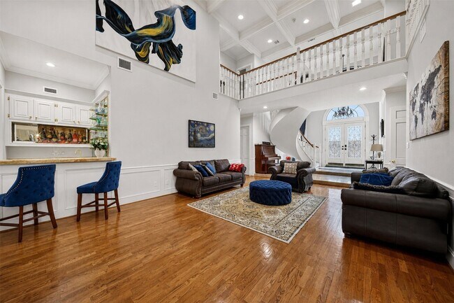 Building Photo - 2510 Potomac Dr