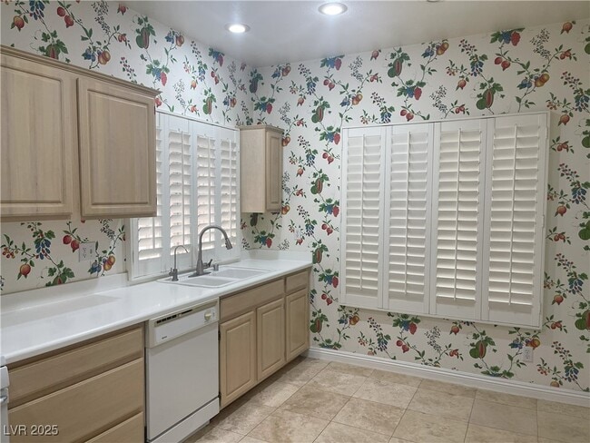 Building Photo - 1136 Scenic Crest Dr