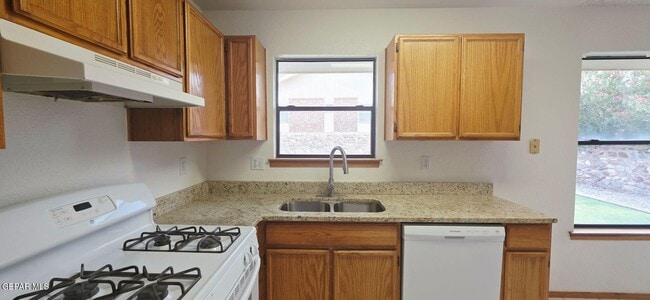 Building Photo - 1112 Chiricahua Dr