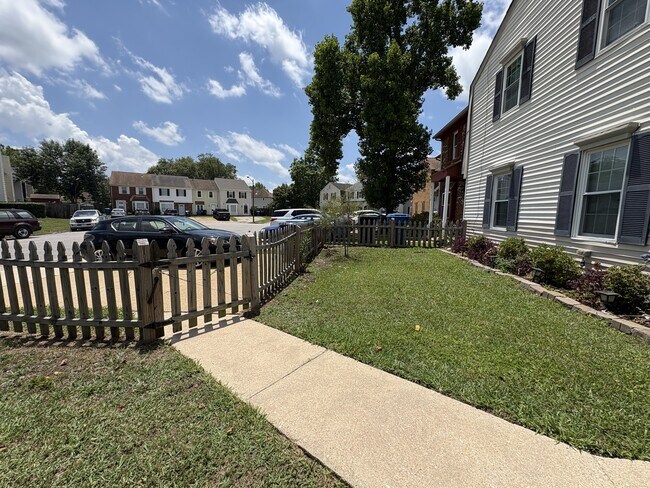 Building Photo - 1501 Antler Cir