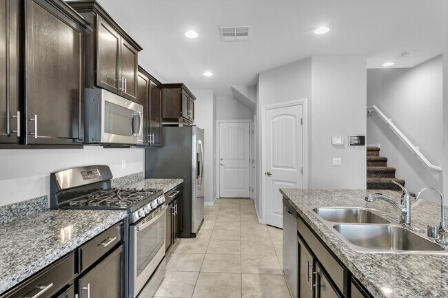 Building Photo - Great Southwest Home