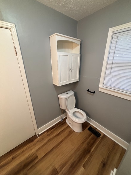 Building Photo - 701 Fanning St