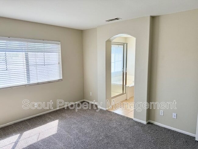 Building Photo - 43174 Teramo St