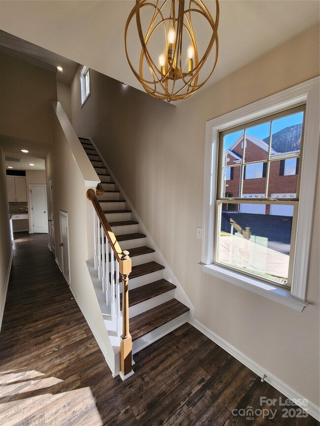 Building Photo - 326 Sadie Dr