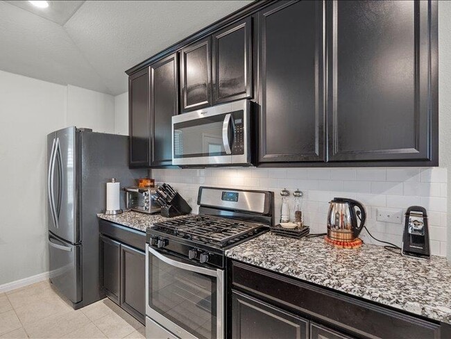 Building Photo - 200 Grapefruit Rd