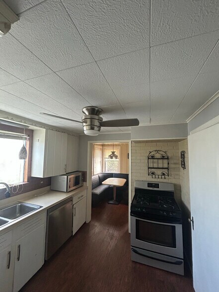 Building Photo - 12 Cleveland Dr