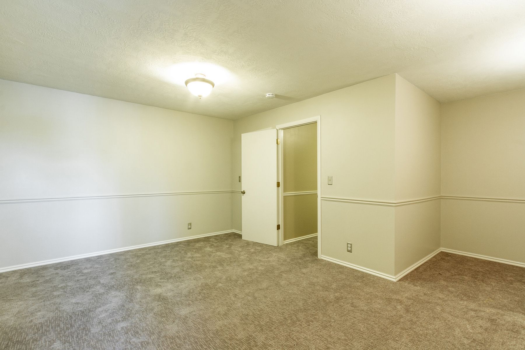 Building Photo - 88 W 50 S Unit C 12