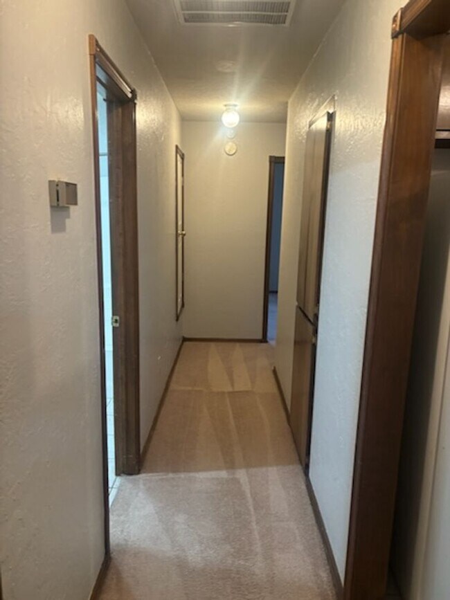 Building Photo - 2 Bed, 2 Bath Duplex in Mountain View Area