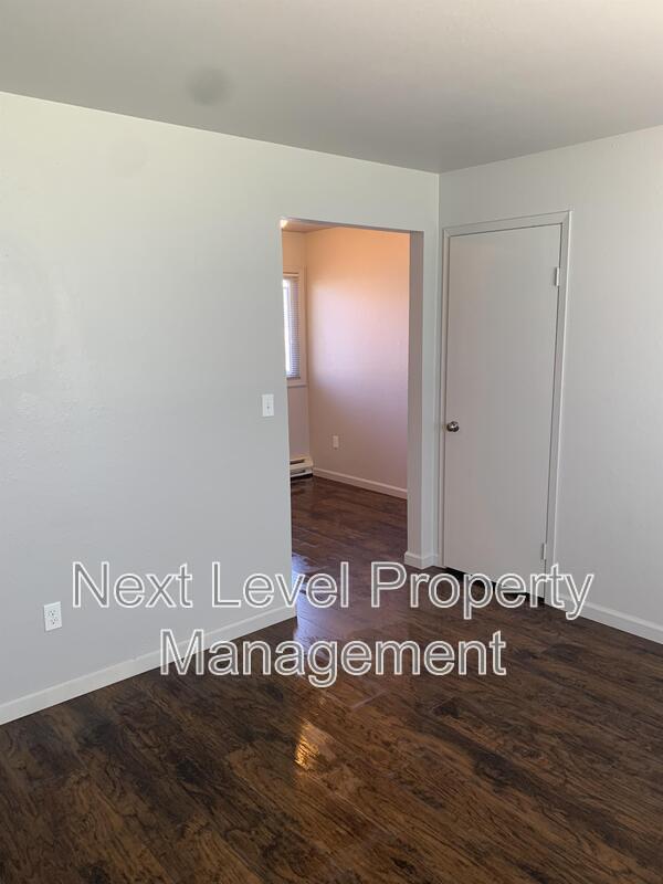 Building Photo - 178 Rosewood Dr
