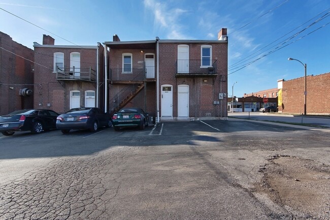Building Photo - Hawtie w/ a Bawdie (big walk-in closet to die for)