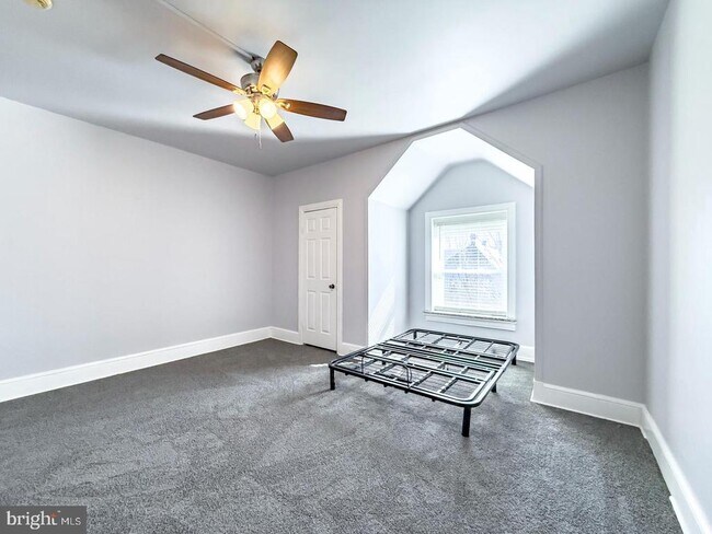 Building Photo - 419 Woodward St