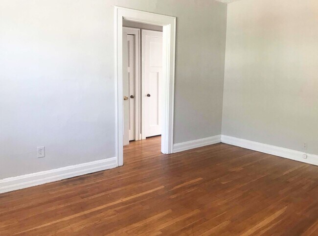 Building Photo - 415 Probasco St