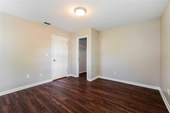 Building Photo - 33303 Lake Bend Cir