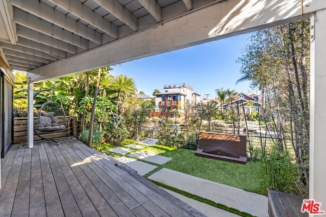 Building Photo - 2316 Strongs Dr