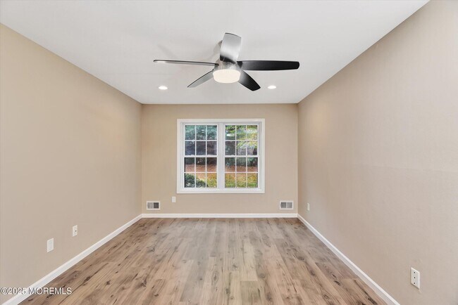 Building Photo - 1508 Wellington Pl