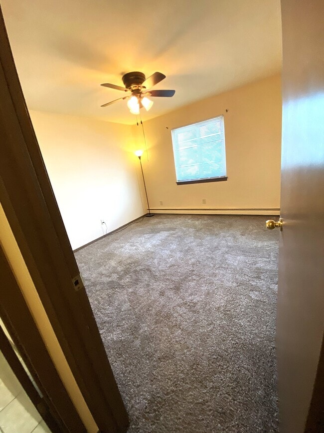 Building Photo - 6450 W Norwich Ave