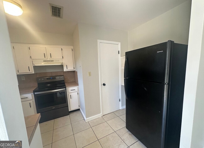 Building Photo - 520 Chateau Cir