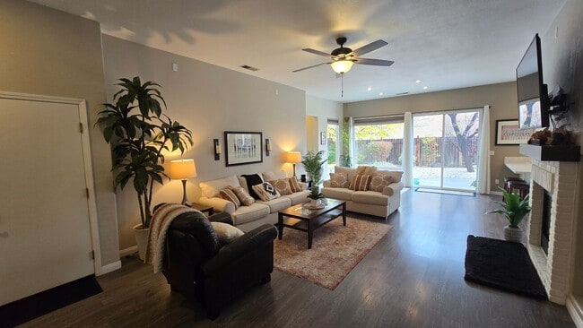 Building Photo - Single Story South Reno Home in Gated Community