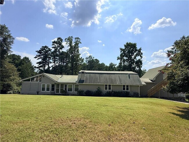 Building Photo - 6708 Bass Cir