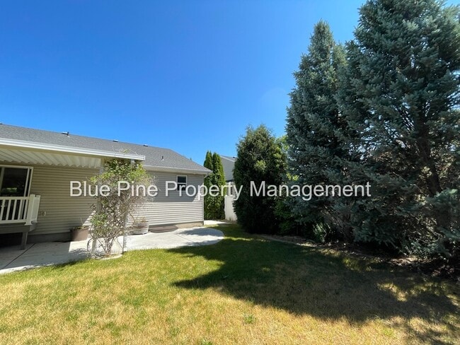 Building Photo - 2409 Brandon Dr