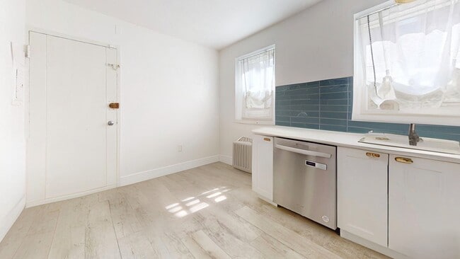 Building Photo - 465 Arborway