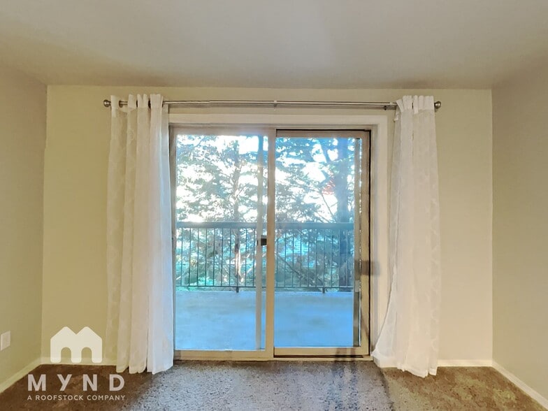 Building Photo - 14300 32nd Ave NE