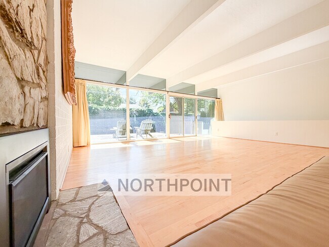 Building Photo - Midcentury Modern Masterpiece