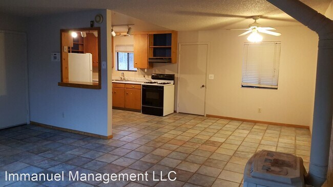 Building Photo - 3 br, 2 bath House - 6050 N Dodge Avenue