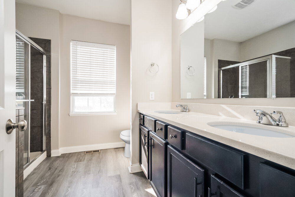 Building Photo - 6062 Caplinger Ave