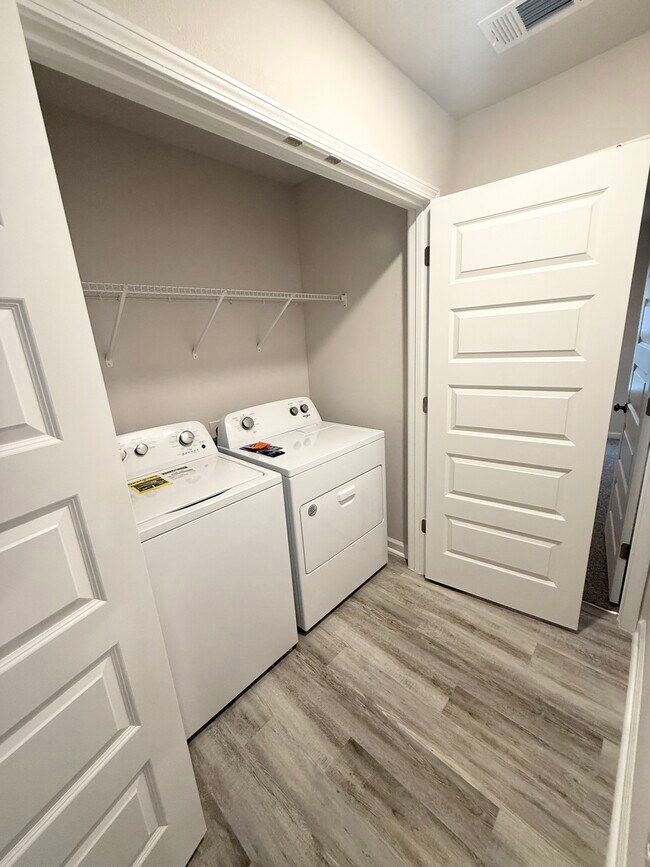 Building Photo - 4335 Redbay Ct