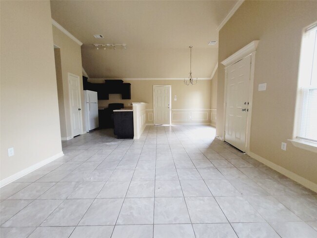 Building Photo - 8031 Canyon St