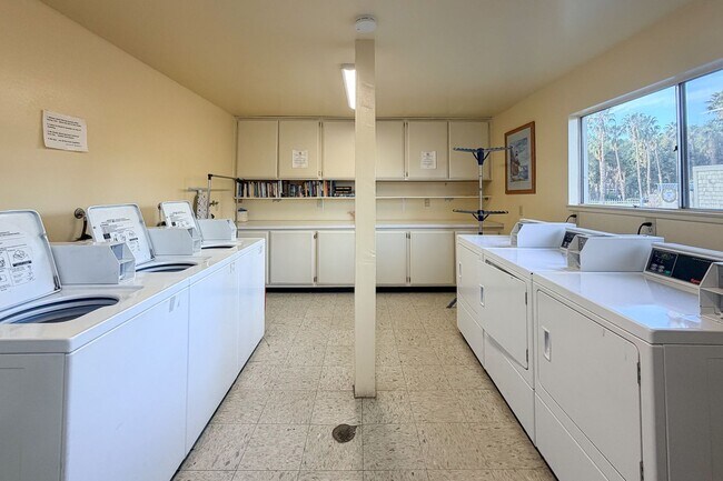 Building Photo - Port Hueneme | Surfside ll | 1 Bed + 1 Bath | Ocean Views | Gated Community | Unfurnished