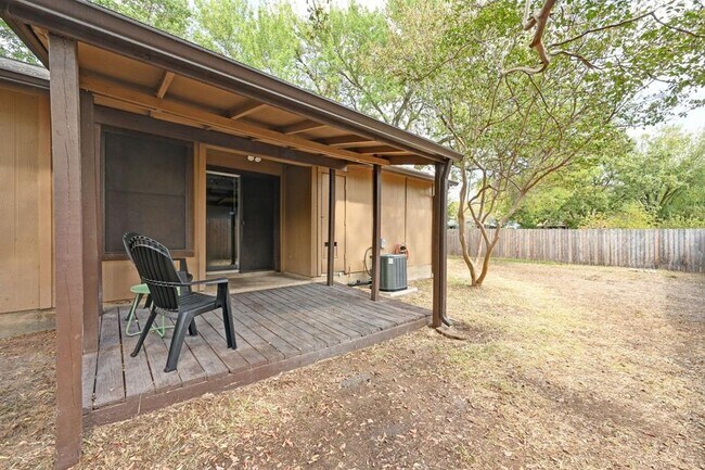 Building Photo - 9711 Curlew Dr