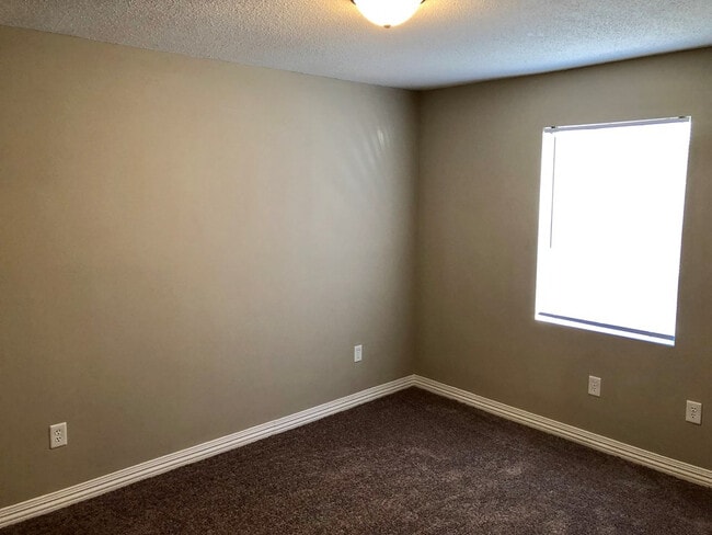 Building Photo - 3206 Kings View Ct