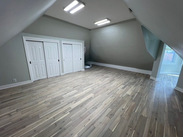 Duplex w hardwood floors - 113 Oakwood Ave