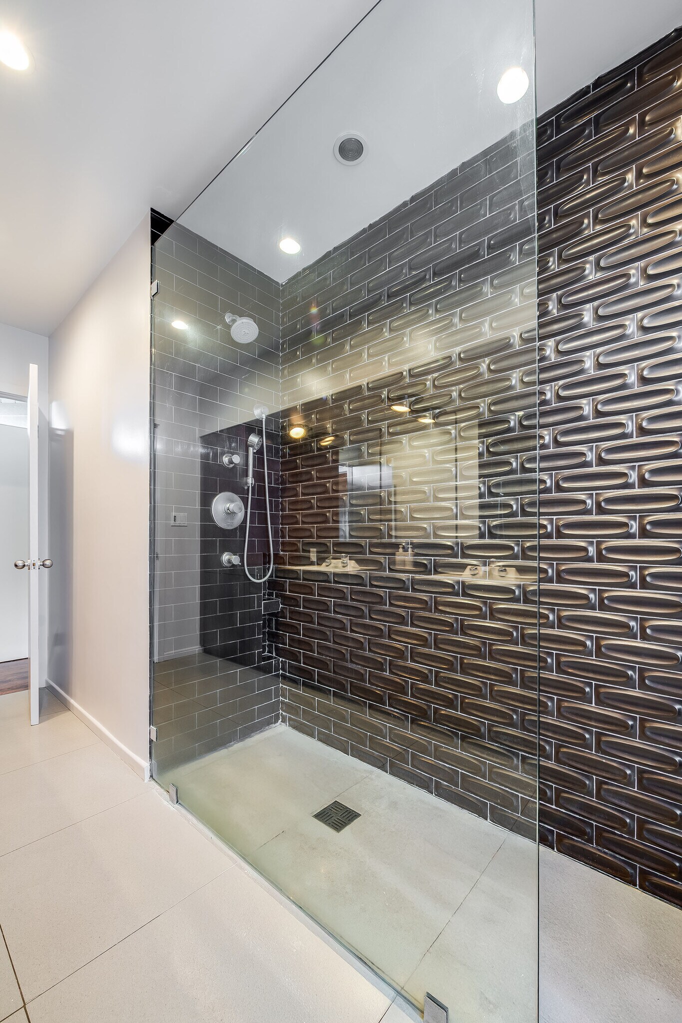 Building Photo - 2431 Carman Crest Dr