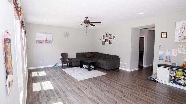 Building Photo - 7320 Blackwell Dr