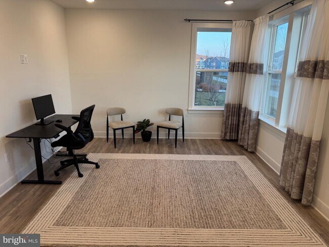 Building Photo - 14305 Dowitcher Wy