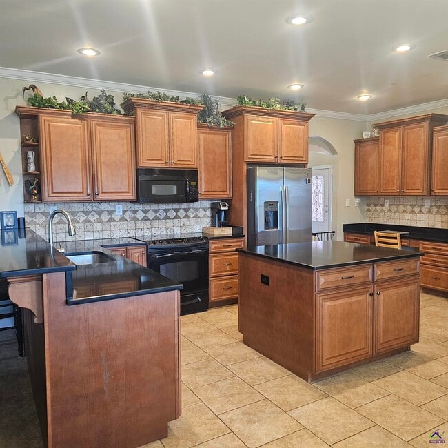 Building Photo - 316 Montview Way