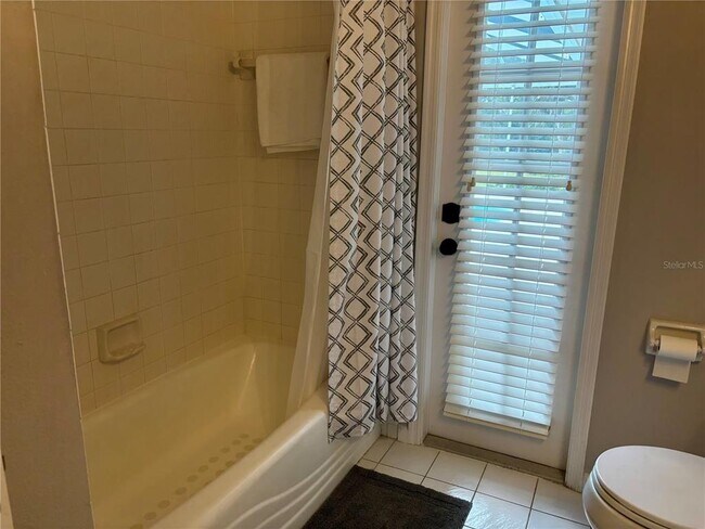 Building Photo - 1950 Bern Creek Loop