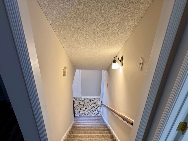 Building Photo - 122 York Haven Dr