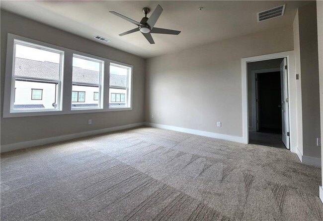 Building Photo - 1222 Waterfall Ct