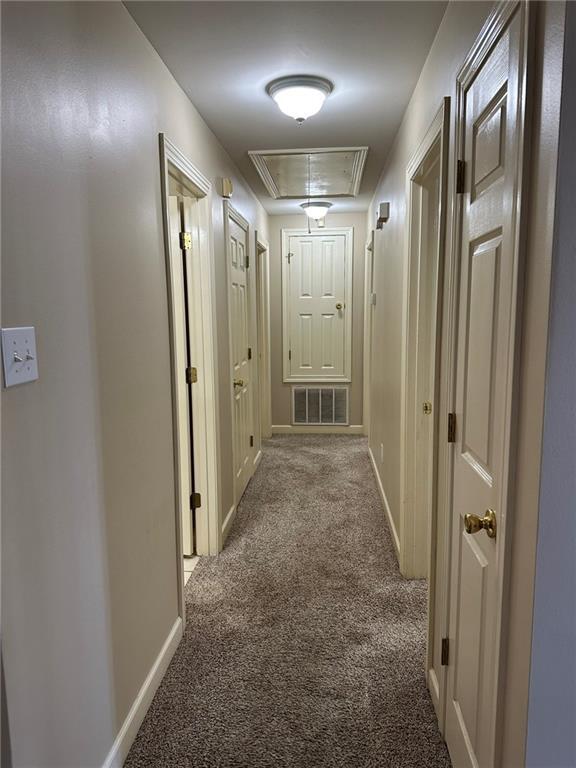 Building Photo - 231 Lakeview Dr