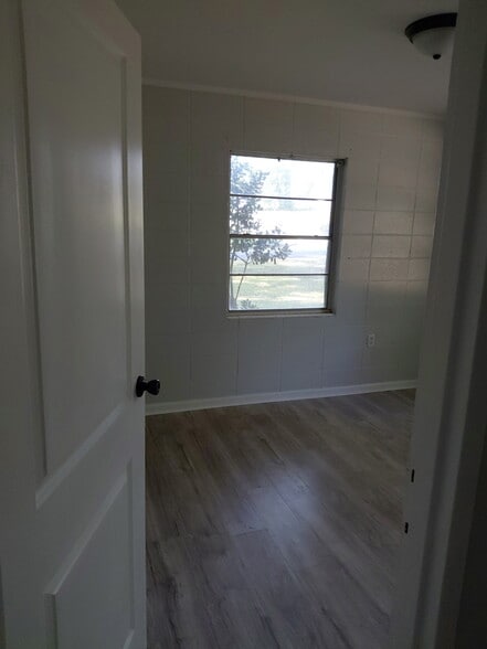 Building Photo - 821 7th Ave
