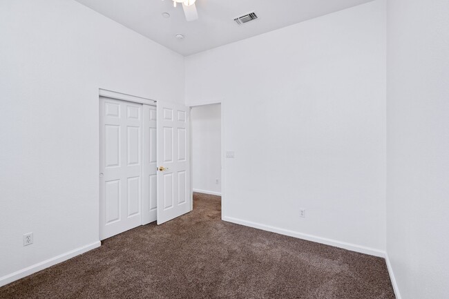Building Photo - Spacious 3-Bed, 2-Bath Single Level Home