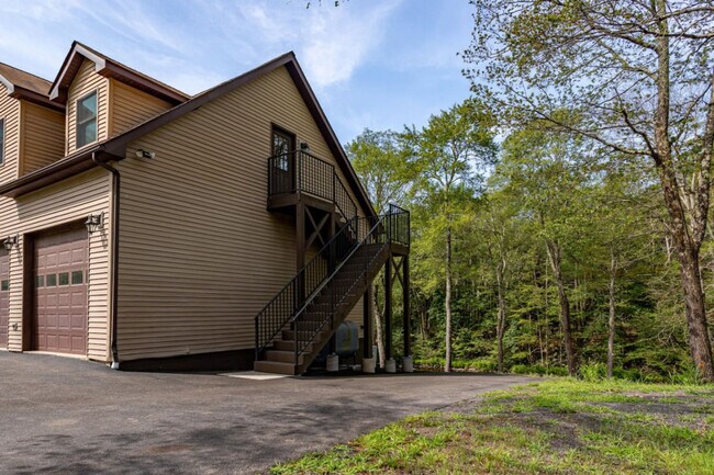 Building Photo - 58 Old Powdermill Rd