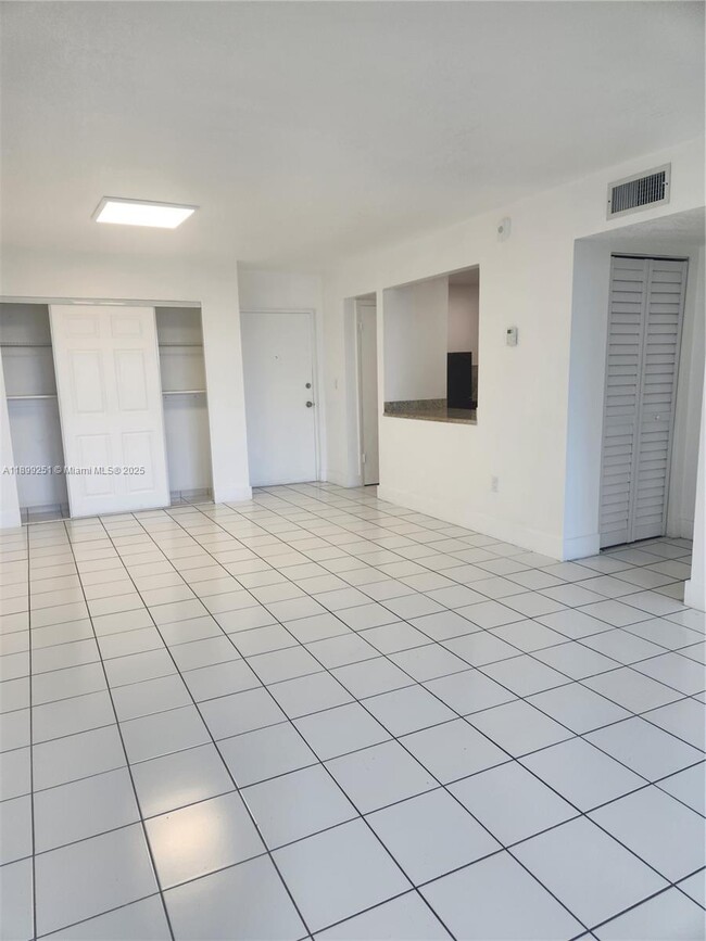 Primary Photo - 802 NW 87th Ave